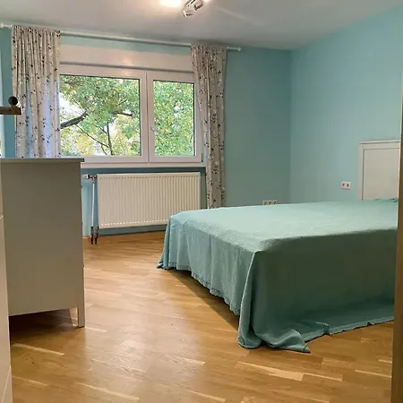 شقة Exklusive, Gepflegte 2-zimmer-wohnung Mit Balkon Und Kuche/bad In *