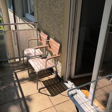 Exklusive, Gepflegte 2-zimmer-wohnung Mit Balkon Und Kuche/bad In