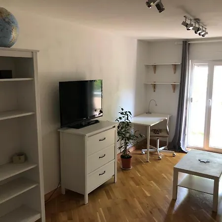 شقة Exklusive, Gepflegte 2-zimmer-wohnung Mit Balkon Und Kuche/bad In لودفيغسبرغ